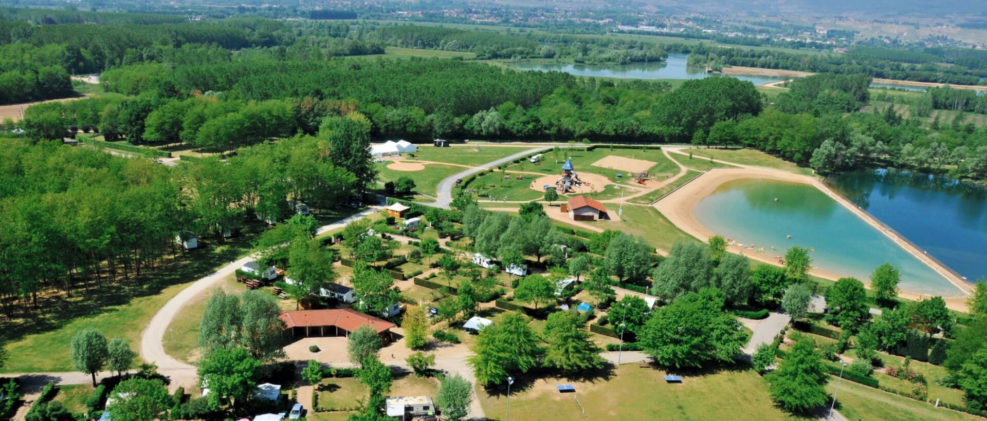 Aerial view of the 4-star Lake Cormoranche campsite, south of Mâcon