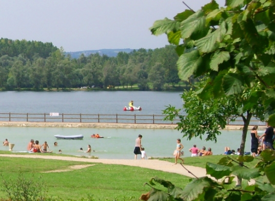 Beach of Lake Cormoranche